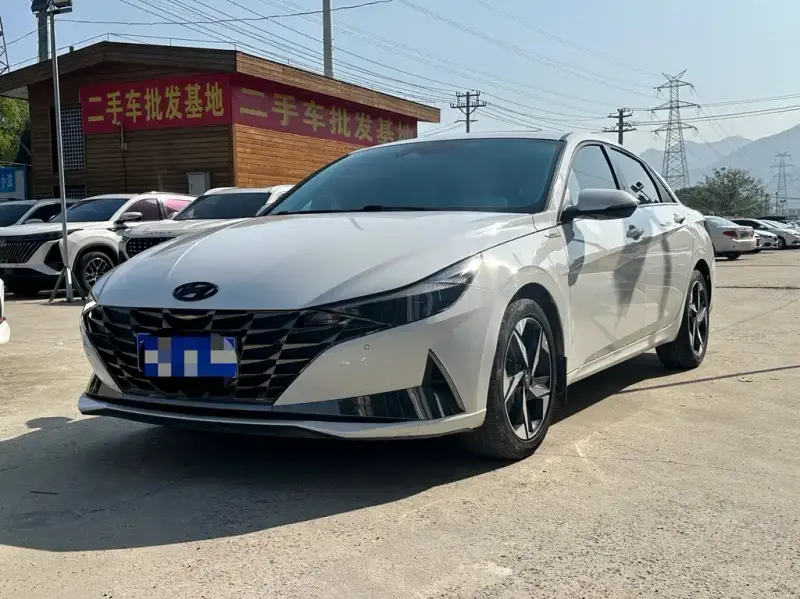 Hyundai Elantra, 2022