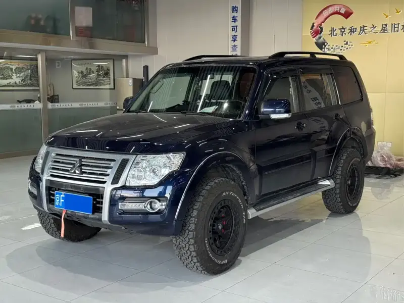 Mitsubishi Pajero (Import), 2019