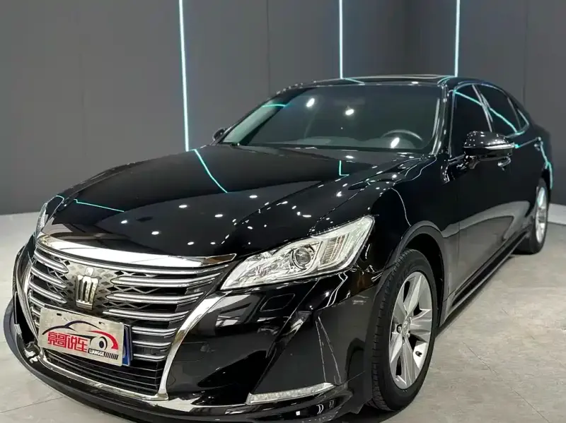 Toyota Crown, 2017