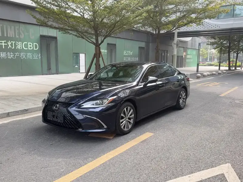 Lexus ES, 2019