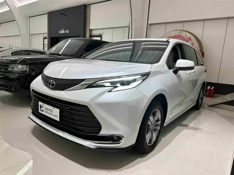 Toyota Sienna, 2025