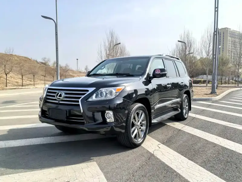 Lexus LX, 2013