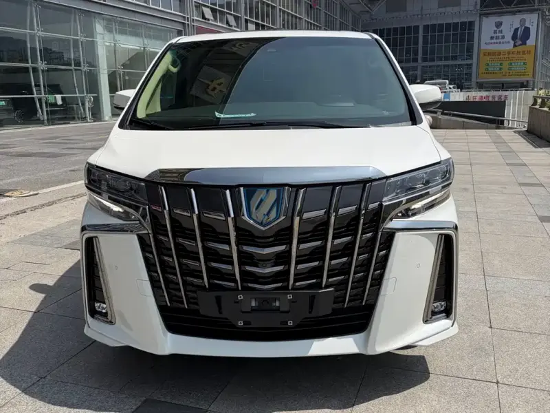 Toyota Alphard, 2023