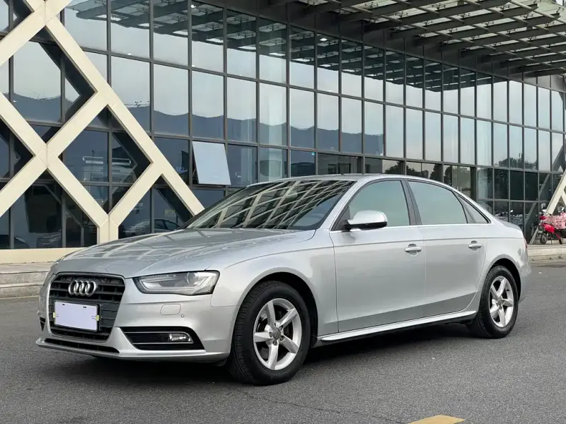 Audi A4L, 2014 — фото 1