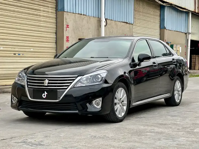 Toyota Crown, 2013 — фото 1