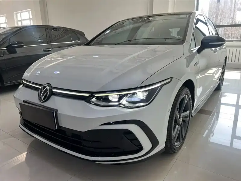 Volkswagen Golf, 2023