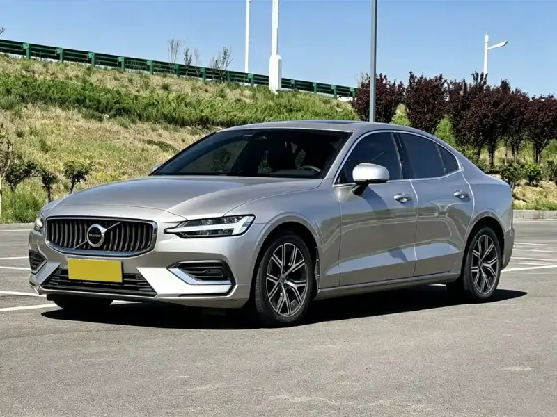 Volvo S60, 2022