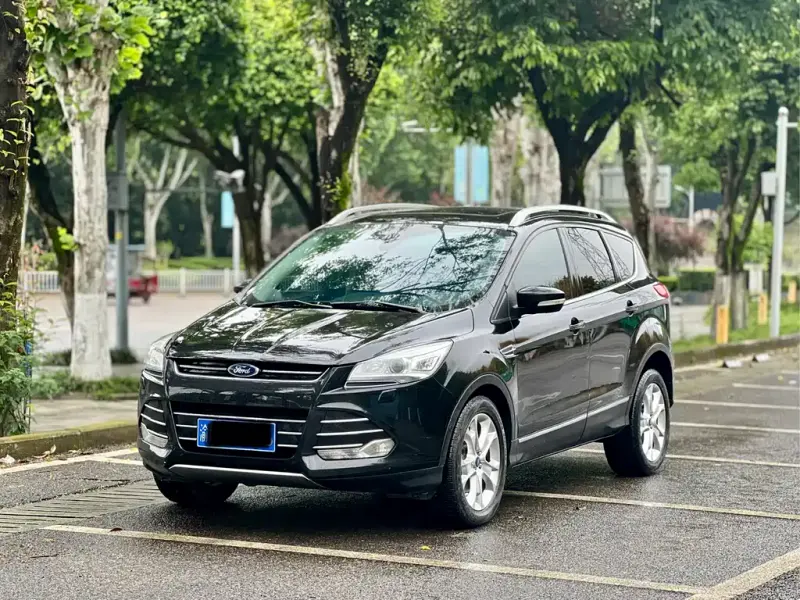 Ford Kuga, 2013