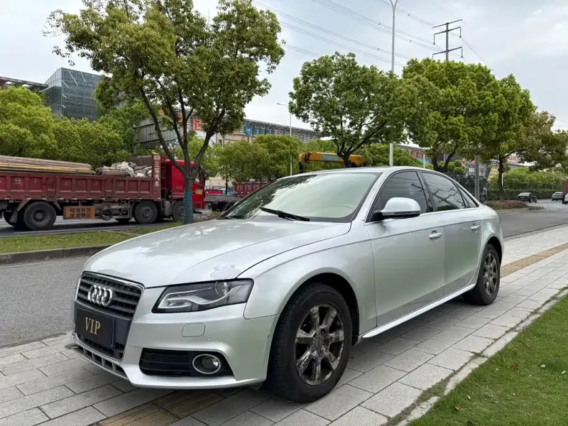 Audi A4L, 2012 — фото 1