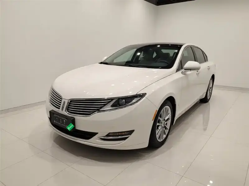 Lincoln MKZ, 2015