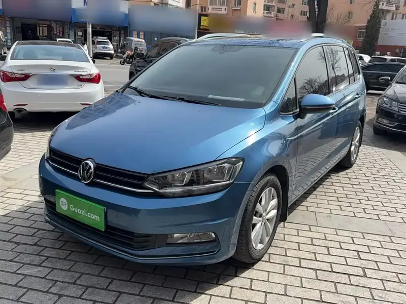 Volkswagen Touran, 2018 — фото 1