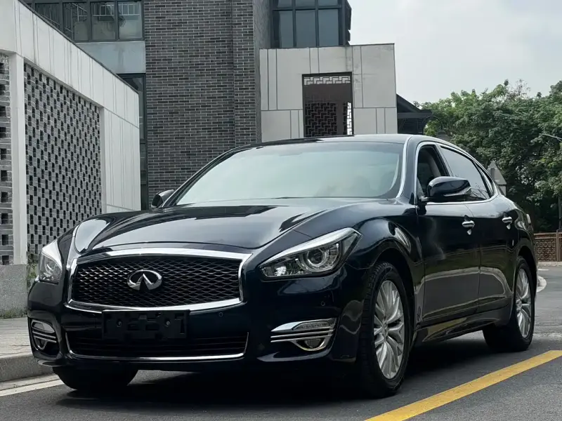 Infiniti Q70, 2016 — фото 1