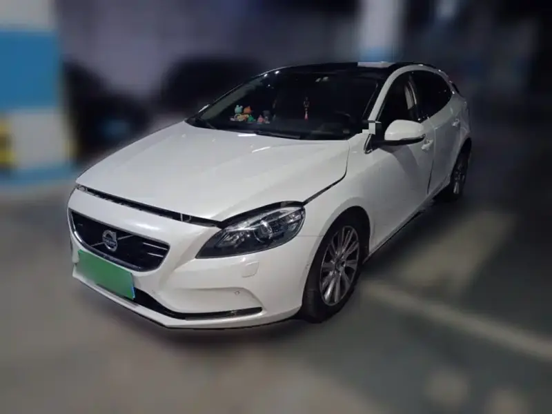 Volvo V40, 2016