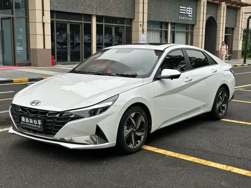 Hyundai Elantra, 2023