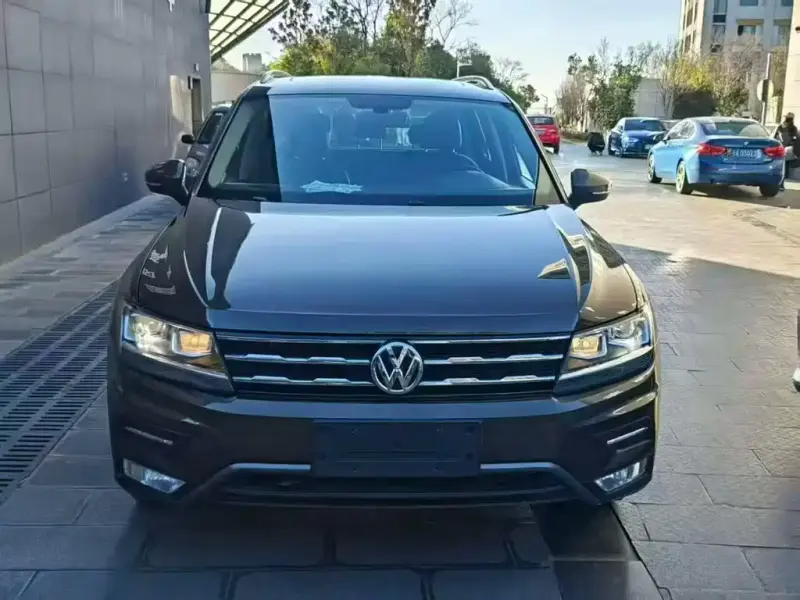 Volkswagen Tiguan L, 2017