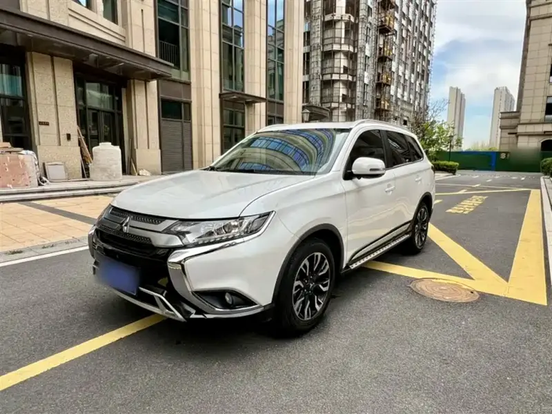 Mitsubishi Outlander, 2021