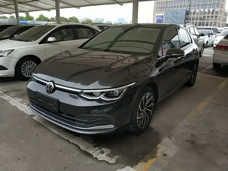 Volkswagen Golf, 2022