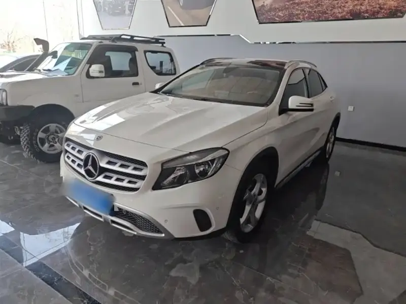 Mercedes-Benz GLA, 2018 — фото 1