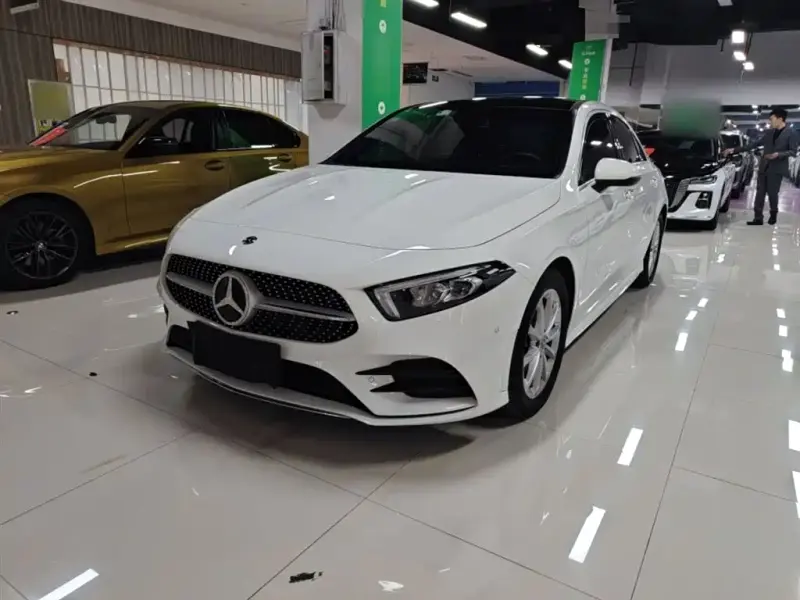 Mercedes-Benz A-Class, 2020 — фото 1