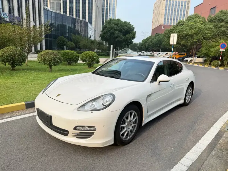 Porsche Panamera, 2011