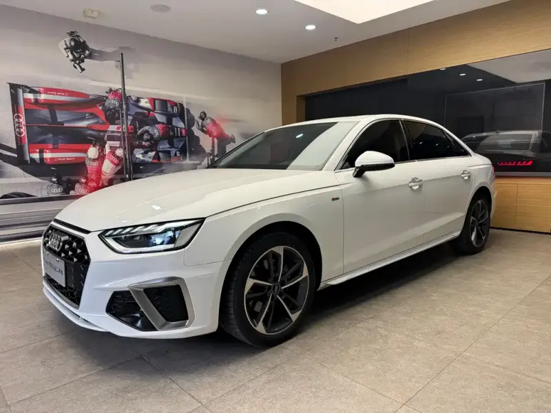 Audi A4L, 2022