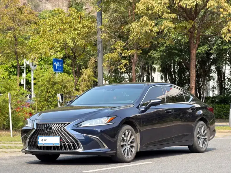 Lexus ES, 2023