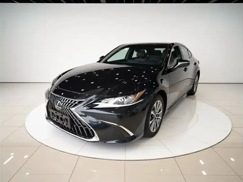 Lexus ES, 2023