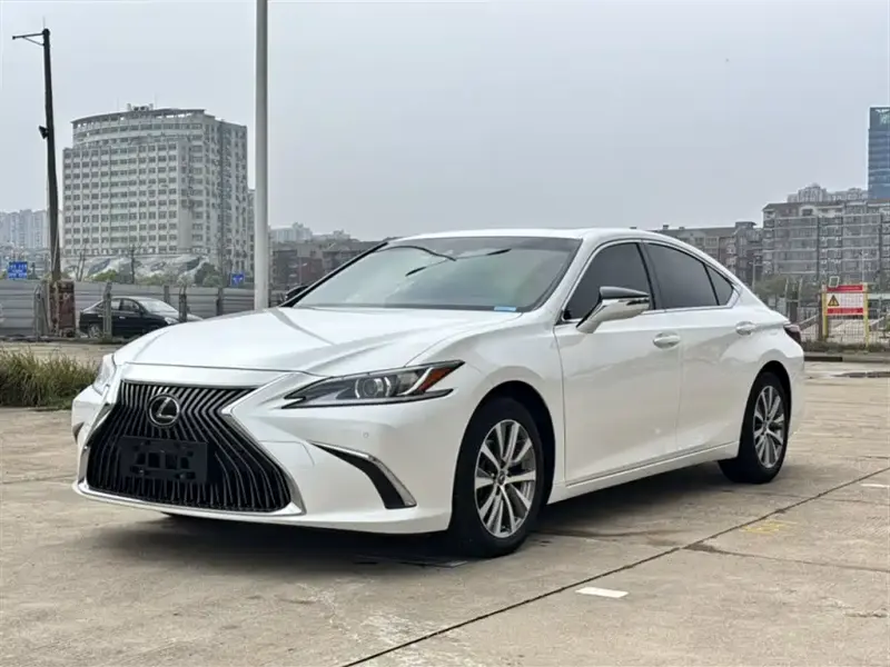 Lexus ES, 2020