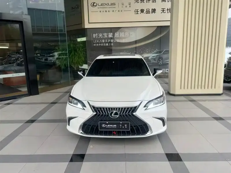 Lexus ES, 2024