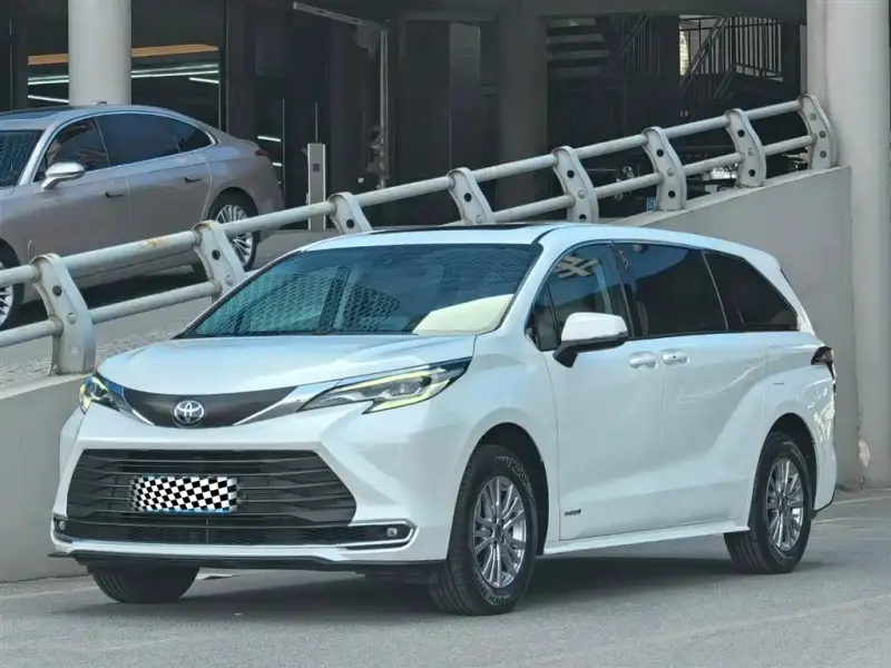 Toyota Sienna, 2023