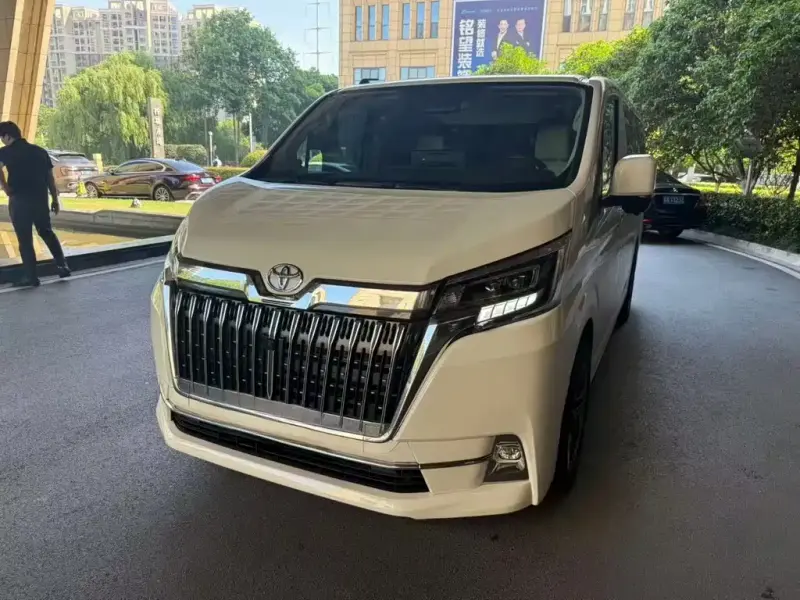 Toyota Hiace, 2024