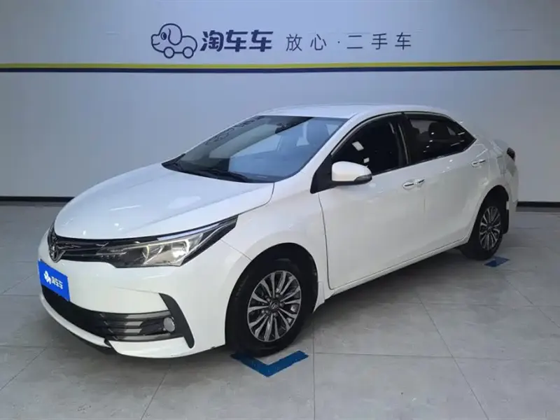 Toyota Corolla, 2018 — фото 1