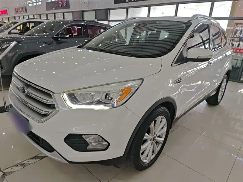 Ford Kuga, 2017