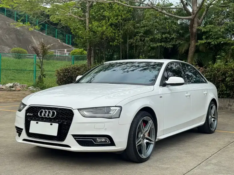 Audi A4L, 2015