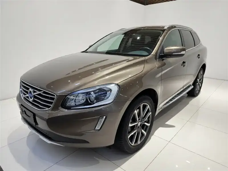 Volvo XC60, 2018 — фото 1