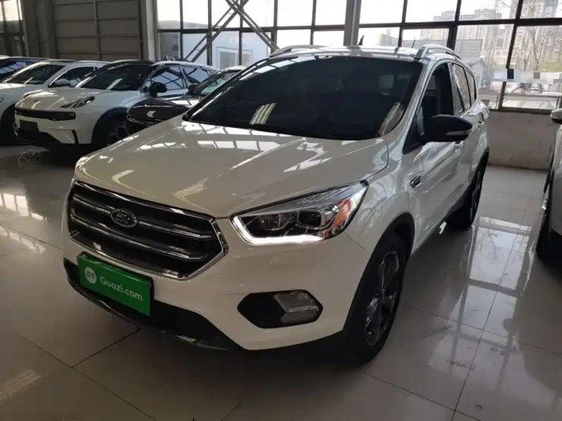 Ford Kuga, 2021