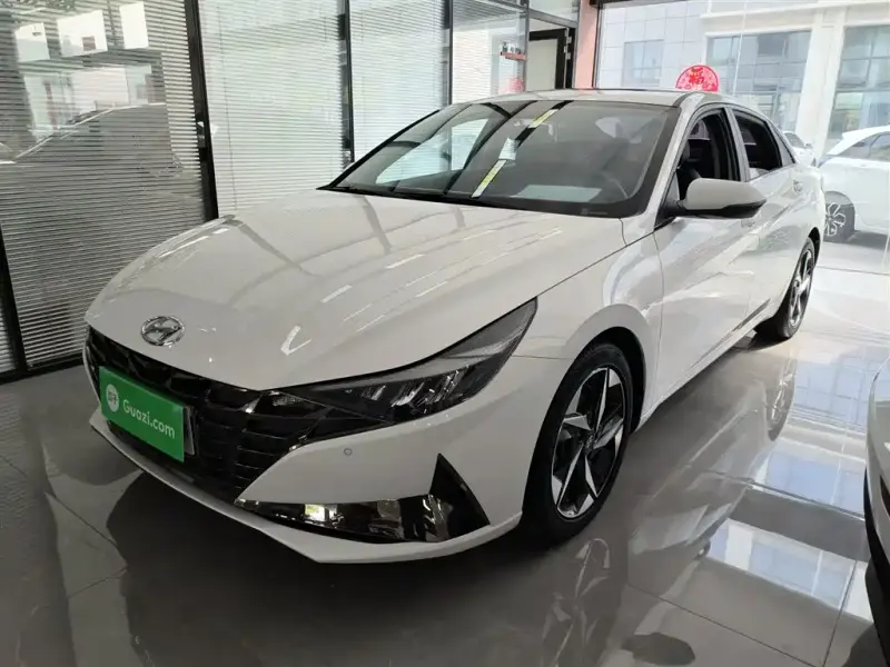 Hyundai Elantra, 2023