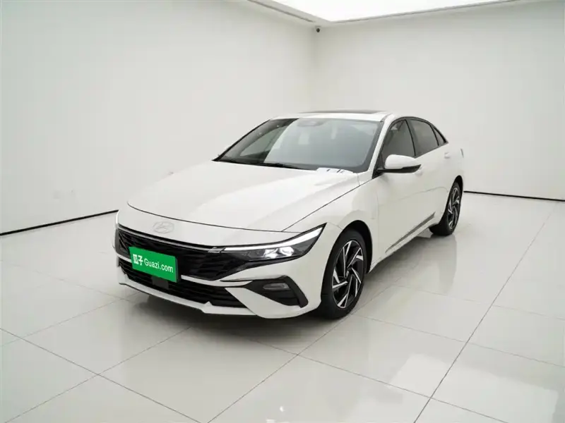 Hyundai Elantra, 2024