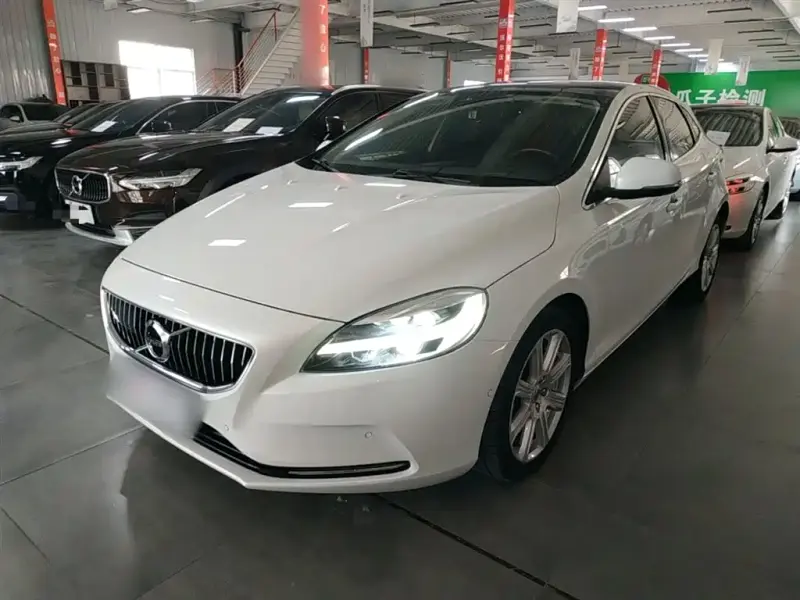 Volvo V40, 2019
