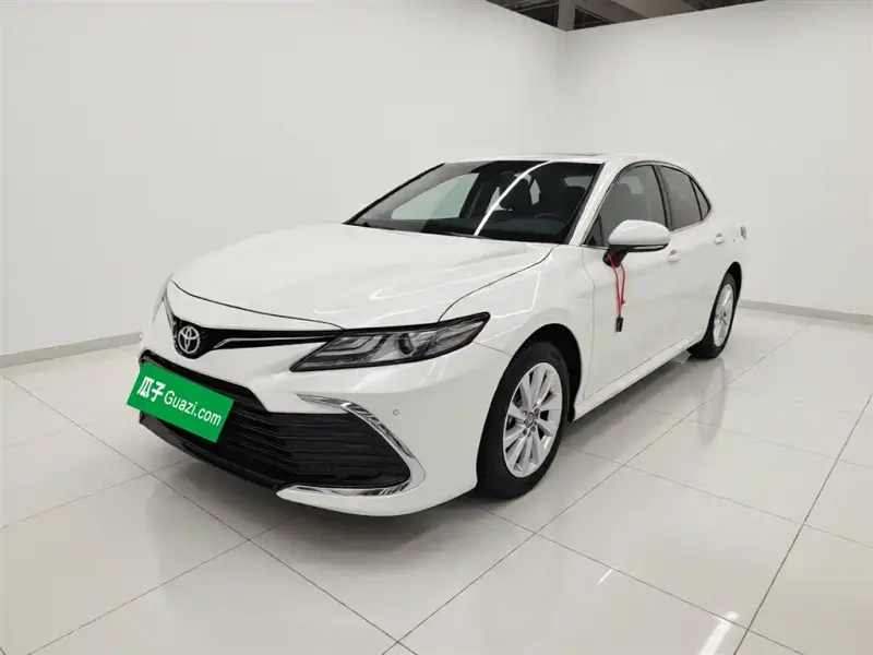 Toyota Camry, 2023 — фото 1