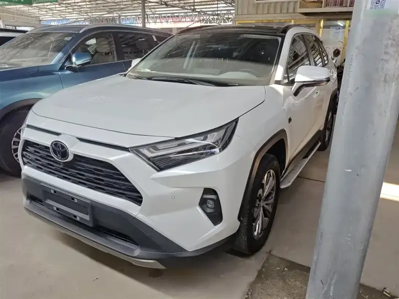 Toyota RAV4, 2023