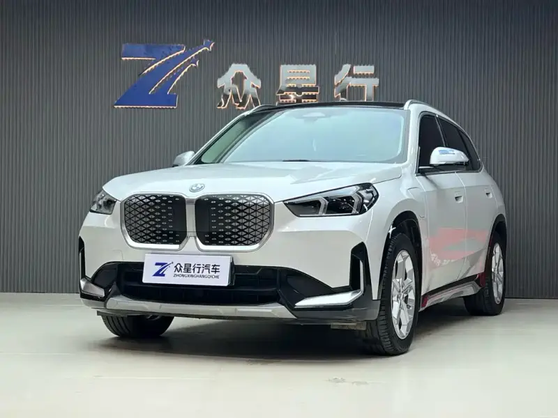 BMW iX1, 2026