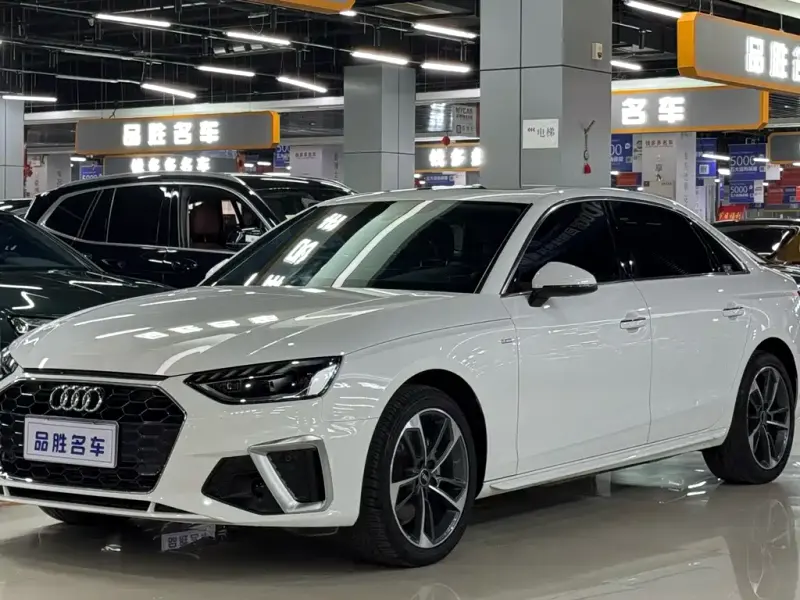 Audi A4L, 2022