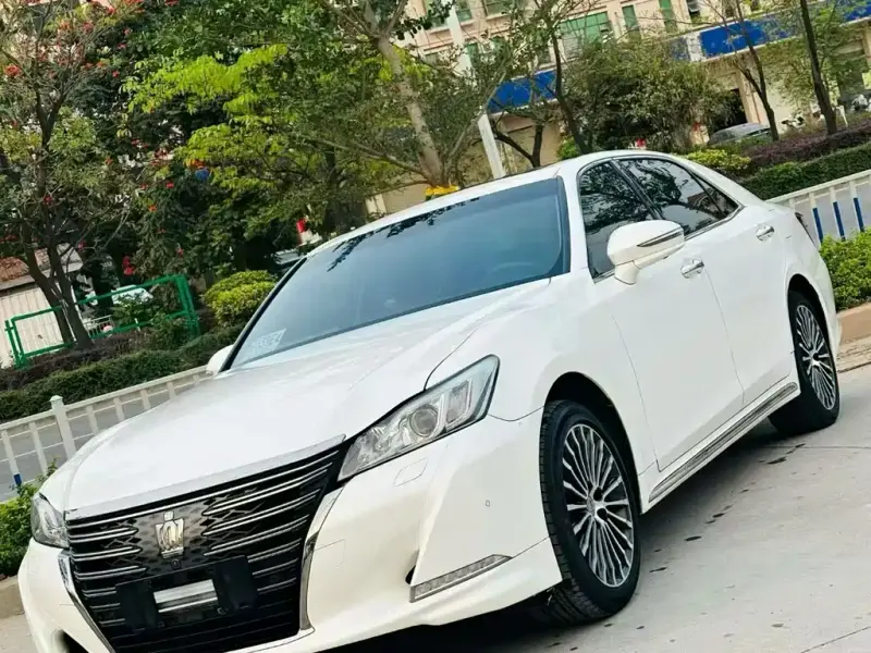 Toyota Crown, 2018