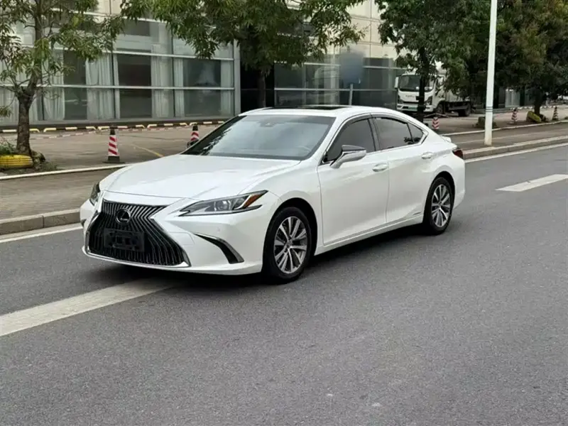 Lexus ES, 2018