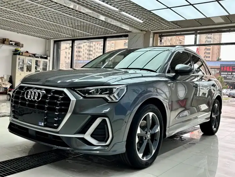 Audi Q3, 2022 — фото 1