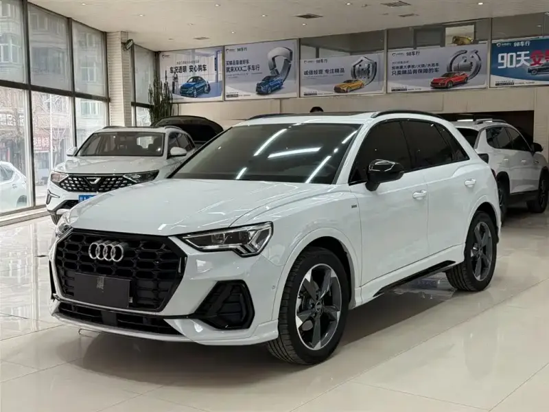 Audi Q3, 2023 — фото 1