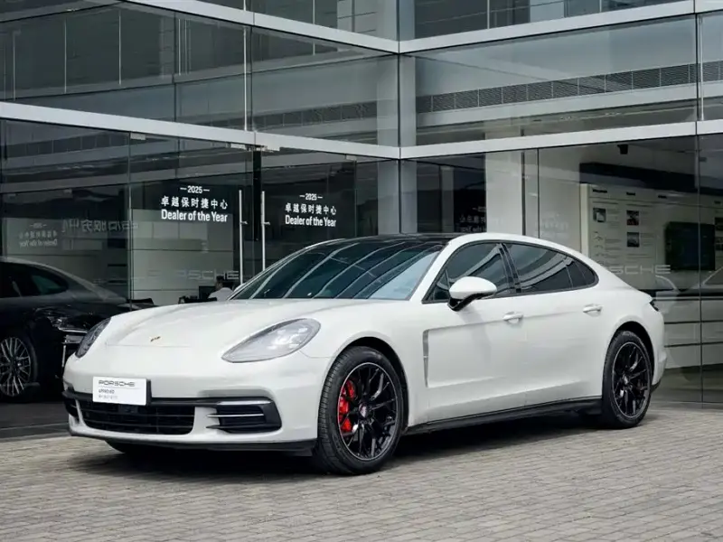 Porsche Panamera, 2018 — фото 1