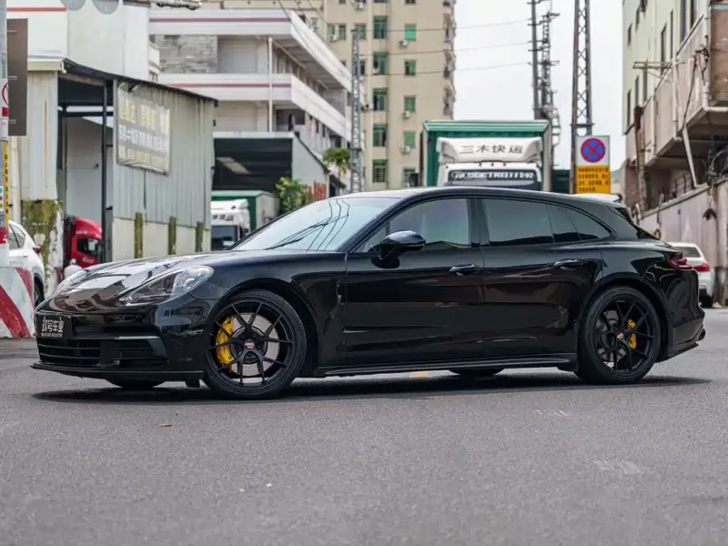 Porsche Panamera, 2018 — фото 1