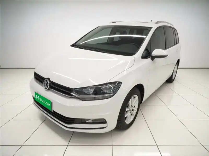 Volkswagen Touran, 2019 — фото 1
